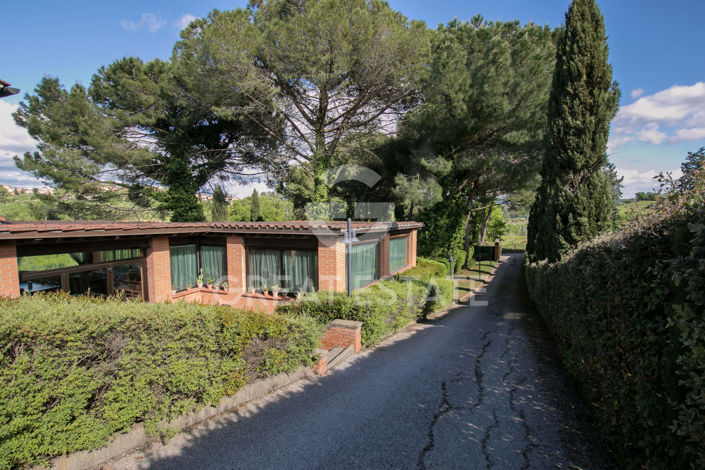 Image No.22-10 Bed Country House for sale