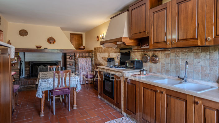 Image No.14-3 Bed Country House for sale