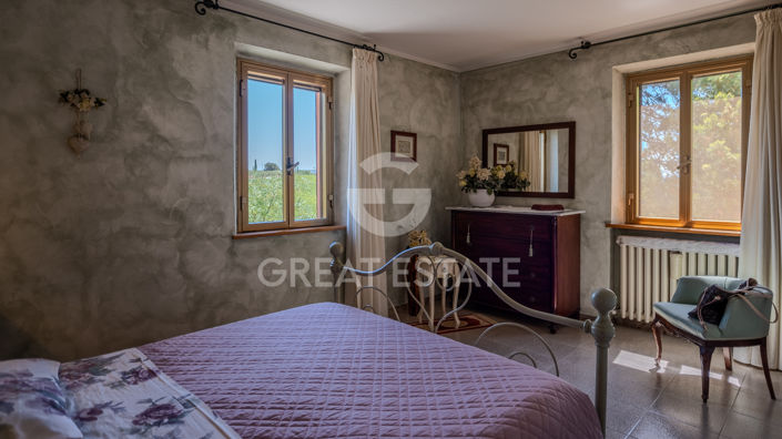 Image No.19-3 Bed Country House for sale