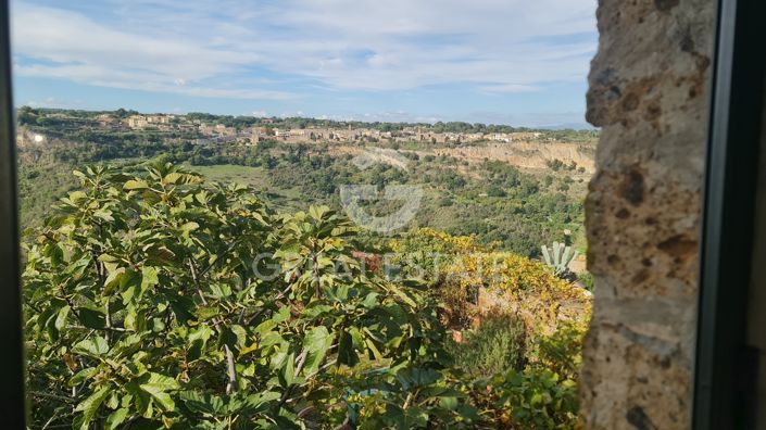 Image No.29-3 Bed Property for sale