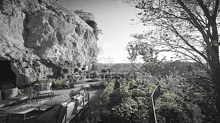 Image No.40-3 Bed Property for sale