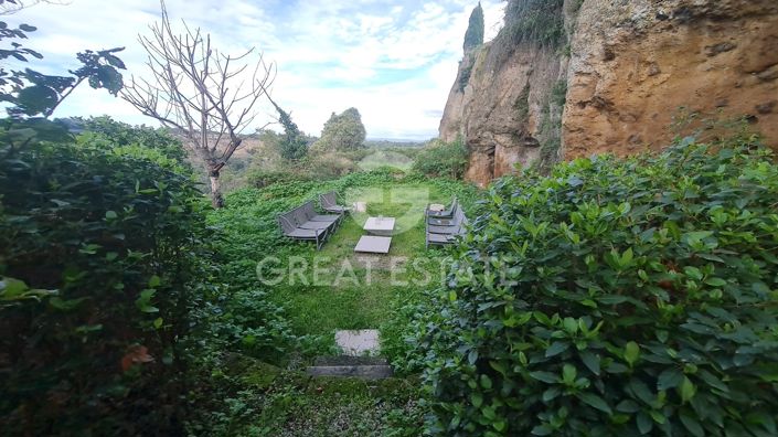 Image No.42-3 Bed Property for sale