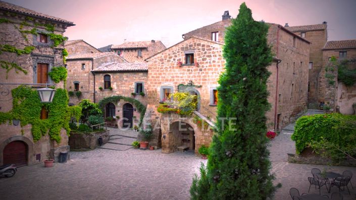 Image No.8-3 Bed Property for sale