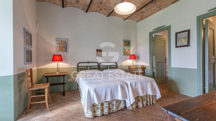 Image No.35-5 Bed Country House for sale