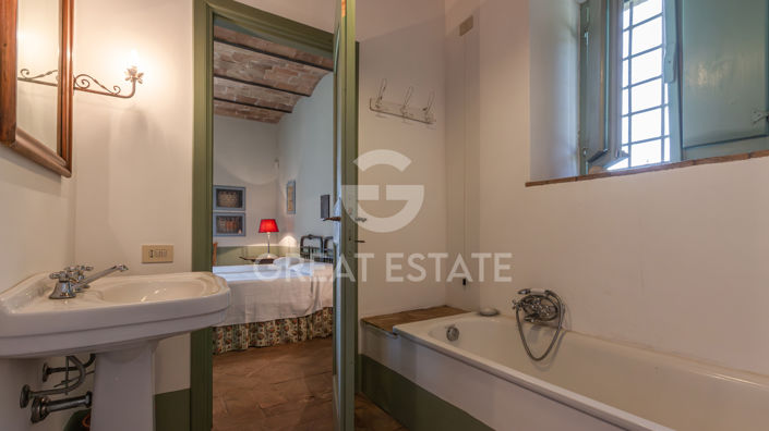 Image No.37-5 Bed Country House for sale