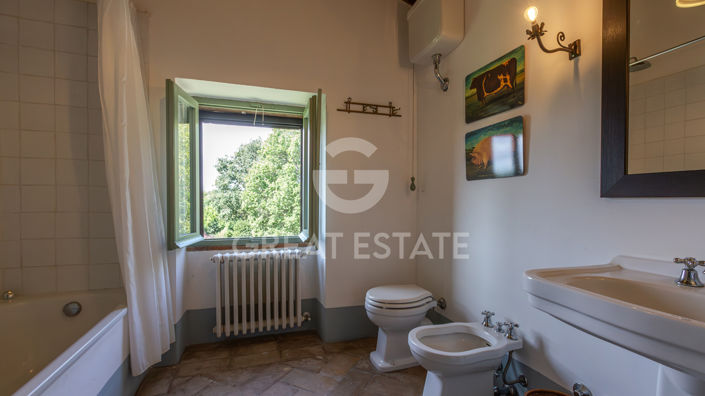 Image No.47-5 Bed Country House for sale