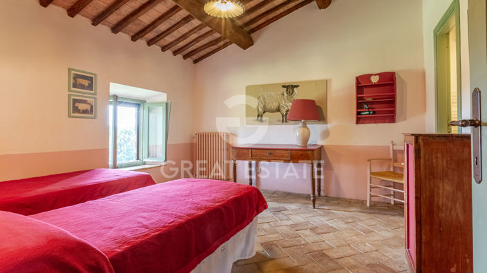 Image No.51-5 Bed Country House for sale