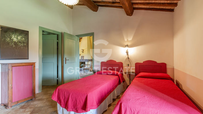 Image No.52-5 Bed Country House for sale