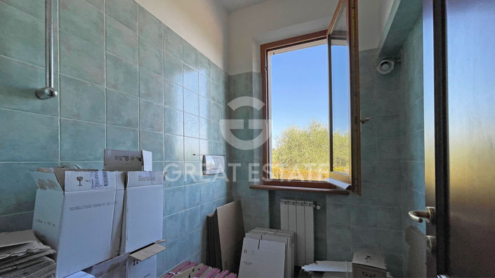 Image No.25-5 Bed Vineyard for sale