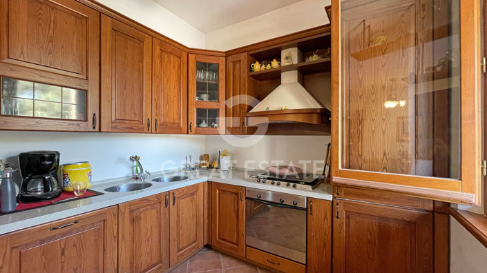 Image No.6-5 Bed Vineyard for sale