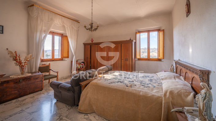 Image No.60-Maison de campagne de 8 chambres à vendre à Sienne