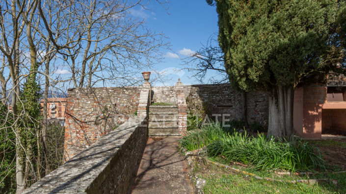 Image No.15-5 Bed Country House for sale