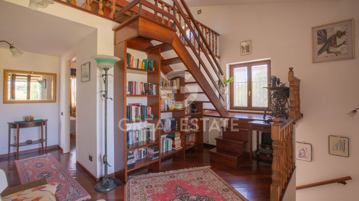 Image No.25-5 Bed Country House for sale