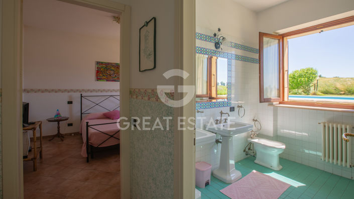 Image No.30-5 Bed Country House for sale