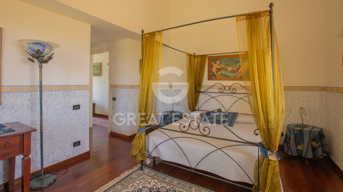 Image No.34-5 Bed Country House for sale