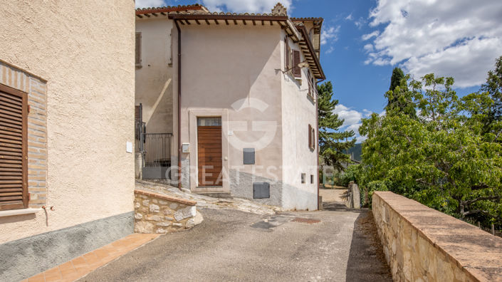 Image No.1-Appartement de 2 chambres à vendre à Spoleto