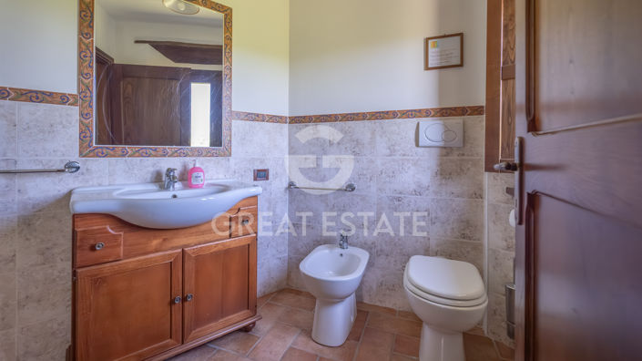 Image No.25-6 Bed Country House for sale