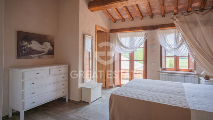 Image No.10-6 Bed Country House for sale