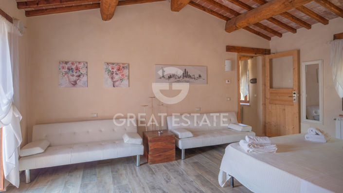 Image No.11-6 Bed Country House for sale