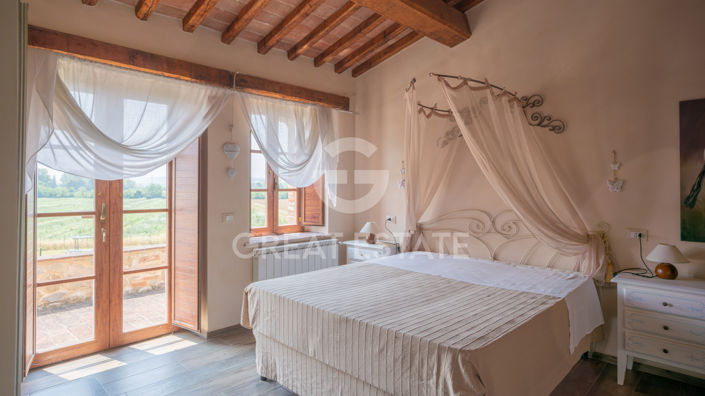 Image No.12-6 Bed Country House for sale