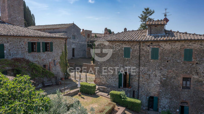 Image No.11-10 Bed Country House for sale