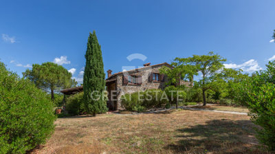 vendesi-rustico-casale-in-umbria-terni-fabro-