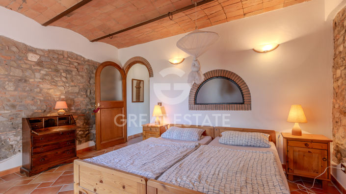 Image No.55-4 Bed Country House for sale