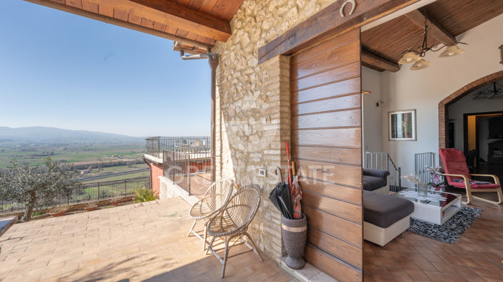 Image No.17-4 Bed Country House for sale