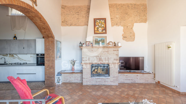 Image No.6-4 Bed Country House for sale