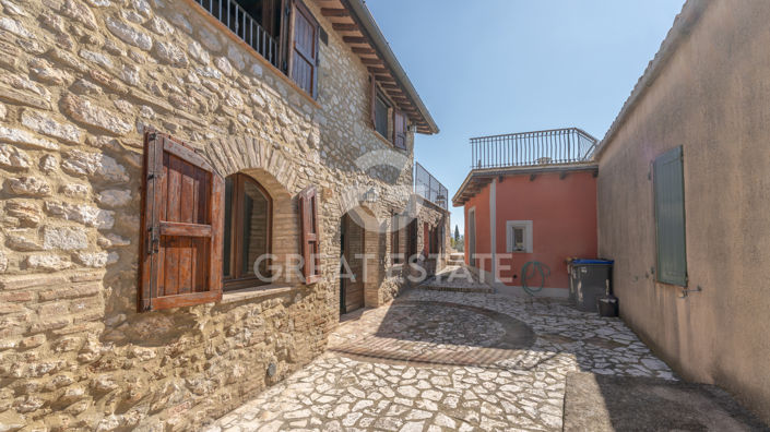 Image No.8-4 Bed Country House for sale