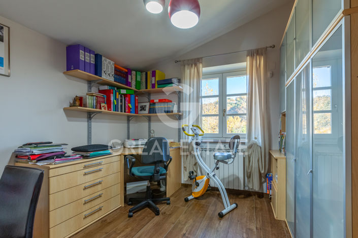 Image No.38-3 Bed Country House for sale