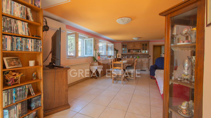 Image No.2-4 Bed Villa for sale