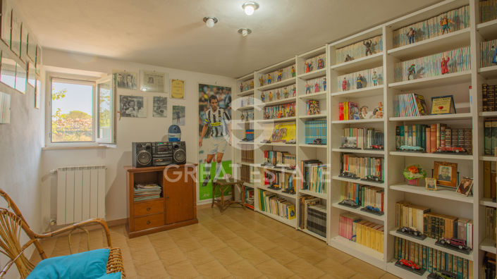 Image No.25-4 Bed Villa for sale