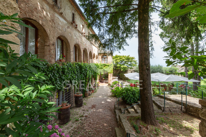 Image No.10-13 Bed Country House for sale