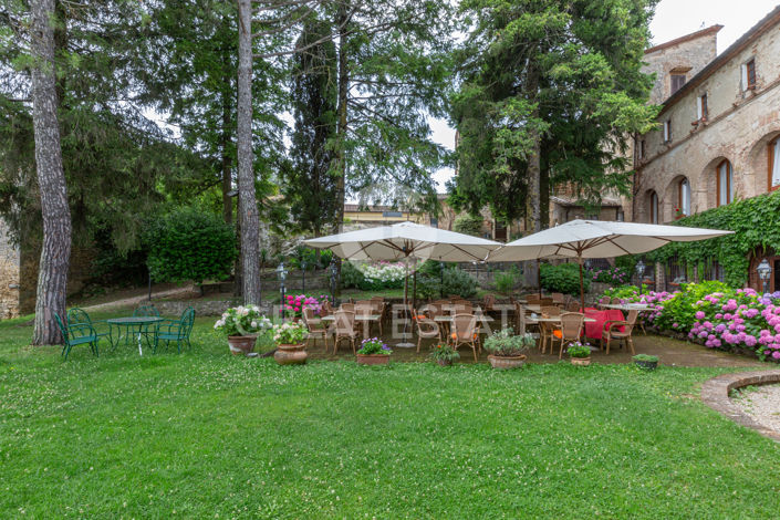 Image No.12-13 Bed Country House for sale