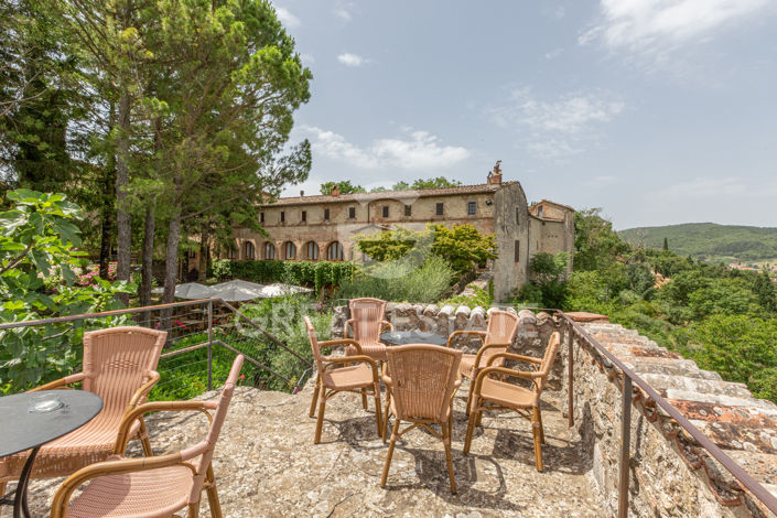 Image No.15-13 Bed Country House for sale