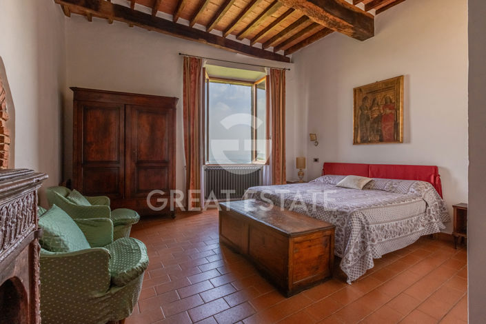 Image No.30-13 Bed Country House for sale