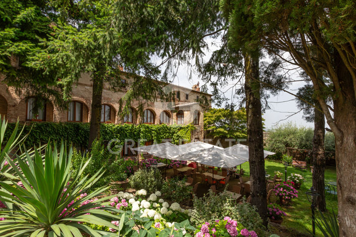 Image No.9-13 Bed Country House for sale