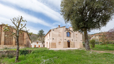 vendesi-villa-di-prestigio-in-toscana-siena-s