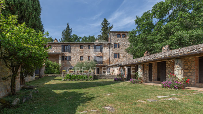 Image No.11-13 Bed Country House for sale