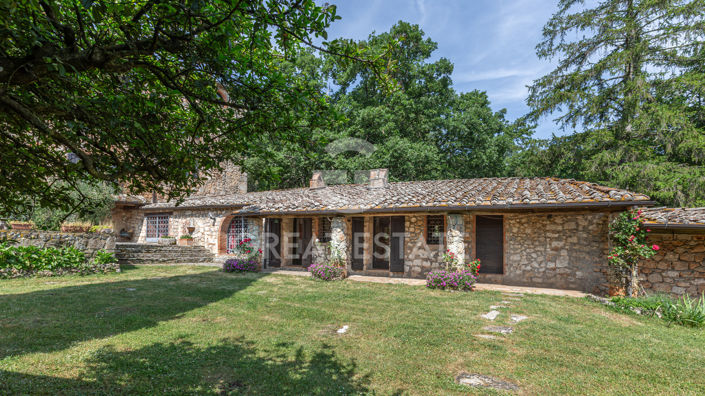 Image No.12-13 Bed Country House for sale