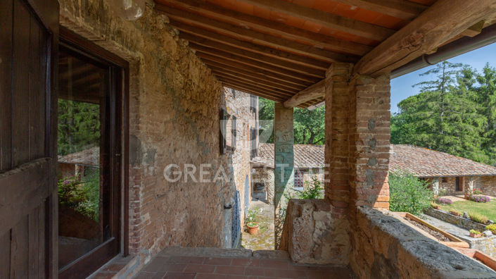 Image No.15-13 Bed Country House for sale