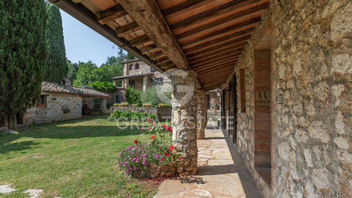 Image No.18-13 Bed Country House for sale