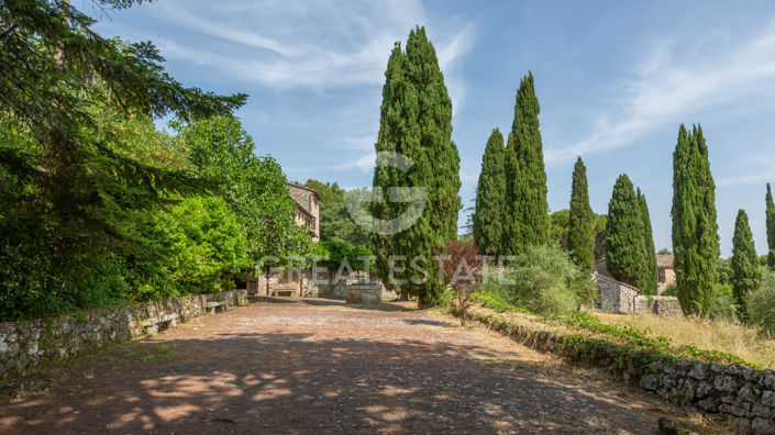 Image No.21-13 Bed Country House for sale