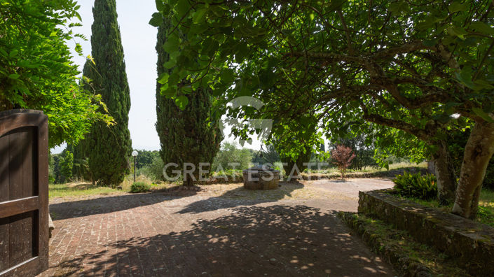 Image No.22-13 Bed Country House for sale