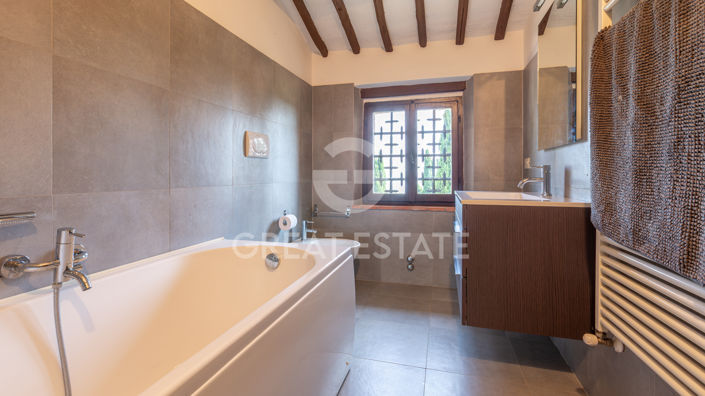 Image No.60-13 Bed Country House for sale