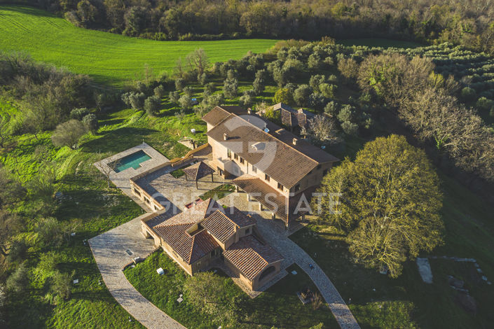 Image No.11-12 Bed Country House for sale