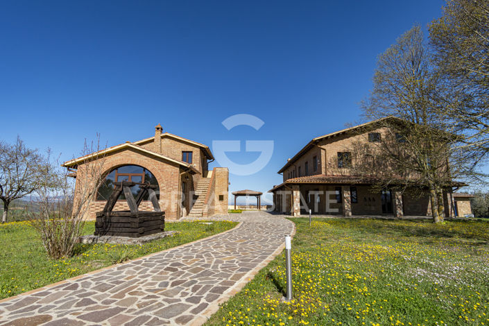 Image No.12-12 Bed Country House for sale