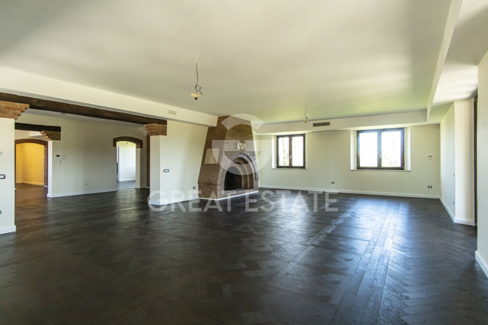 Image No.2-12 Bed Country House for sale