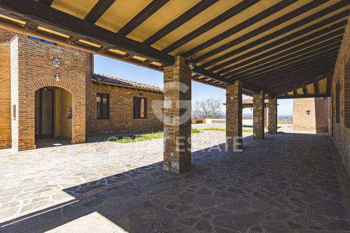 Image No.23-12 Bed Country House for sale